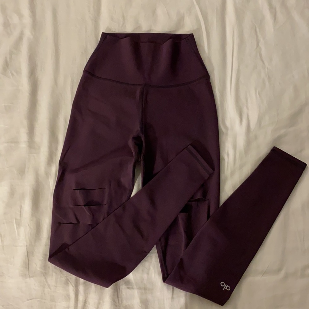 Alo Yoga High Waisted ripped warrior legging